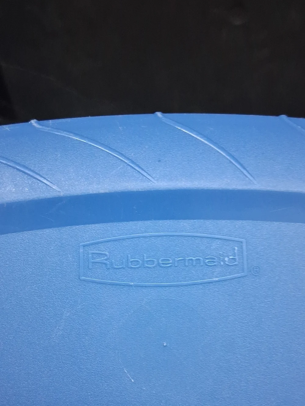 Rubbermaid 2.4Qt., Super Seal‎ 16oz., Press Seal 3 Cup Set.